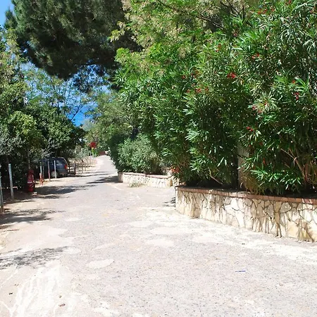 אתר קמפינג Villaggio Saline פאלינורו